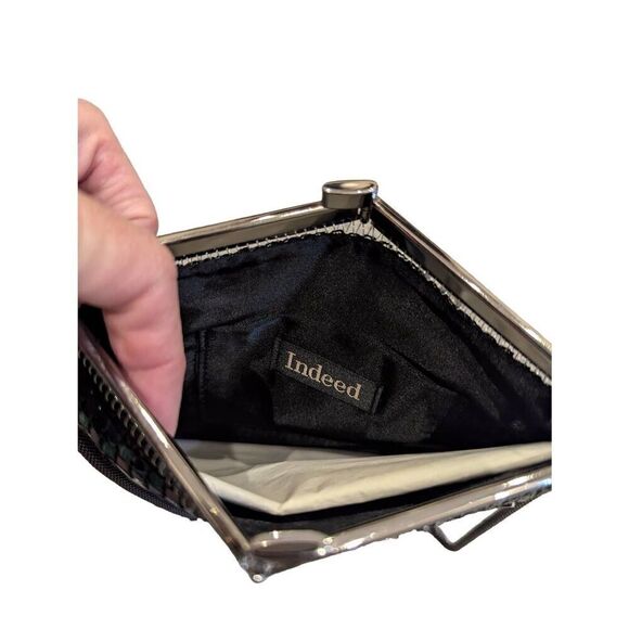 Indeed Women's Black Metal Shiny Mesh Shoulder Strap Evening Bag NWT - Picture 3 of 6